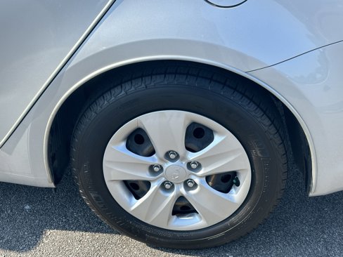 Used 2017 Kia Forte LX image 20