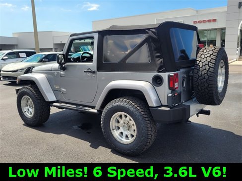 Used 2015 Jeep Wrangler Sahara w/ Connectivity Group image 5