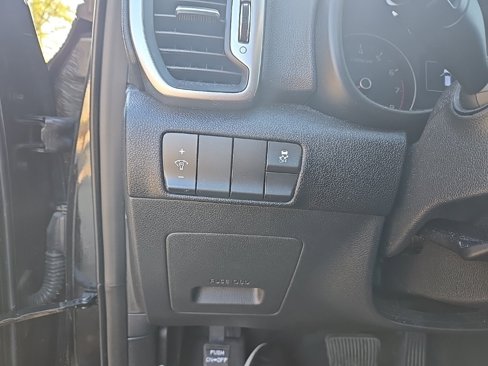 Used 2018 Kia Sportage LX image 12