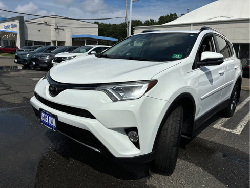 Used 2018 Toyota RAV4 XLE w/ Plus Extra Value Package image 5