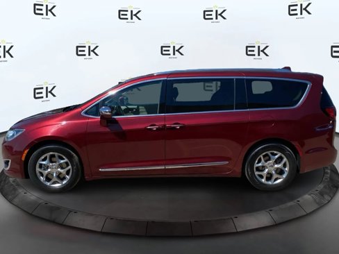Used 2018 Chrysler Pacifica Limited image 6