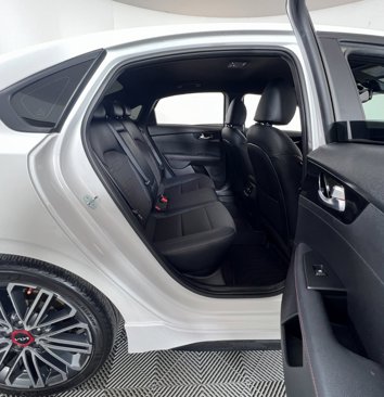 Used 2023 Kia Forte GT image 5