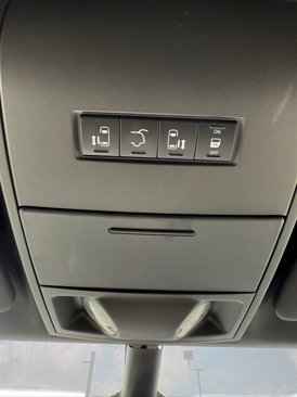Used 2020 Dodge Grand Caravan SXT image 32