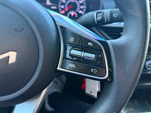 Certified 2022 Kia Forte LXS w/ LXS Technology Package image 28