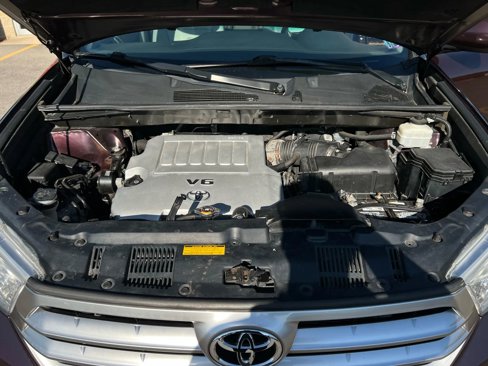 Used 2013 Toyota Highlander SE image 28