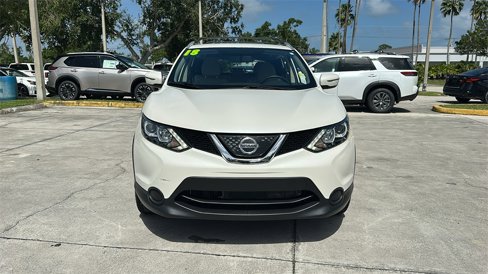 Used 2018 Nissan Rogue Sport SV image 2