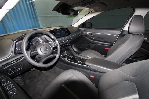 Used 2022 Hyundai Sonata SE image 2