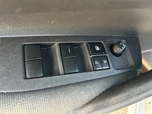 Used 2022 Toyota Corolla LE image 15