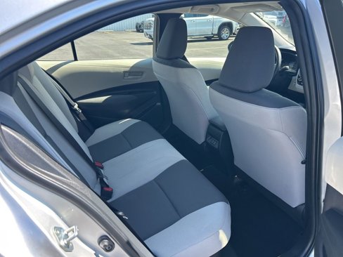 Used 2025 Toyota Corolla LE image 33