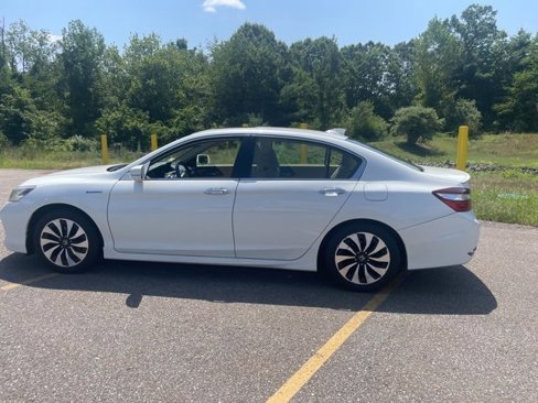 Used 2017 Honda Accord Touring image 6