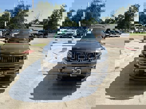Used 2018 Jeep Compass Sport image 8