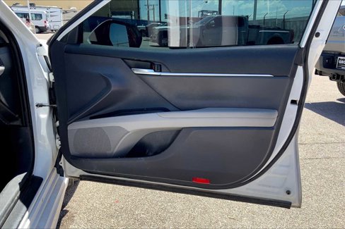 Used 2020 Toyota Camry SE image 22