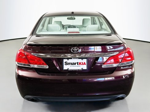 Used 2011 Toyota Avalon Limited image 6