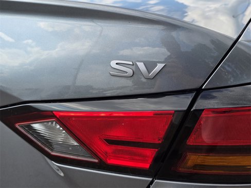 Used 2024 Nissan Altima 2.5 SV image 8