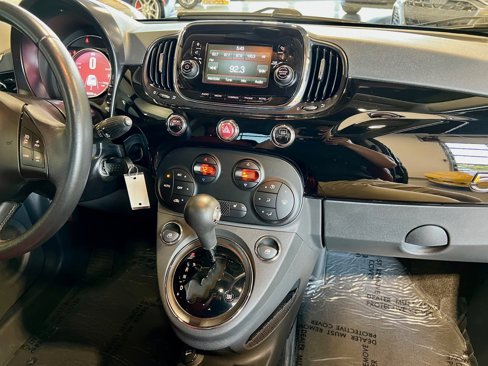 Used 2017 FIAT 500 Lounge image 14