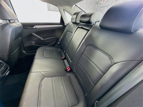 Used 2020 Volkswagen Passat 2.0T SE image 23