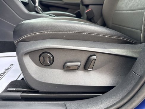 Used 2022 Volkswagen Taos SE w/ Panoramic Sunroof Package image 15