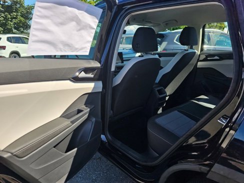 New 2025 Volkswagen Taos S image 21