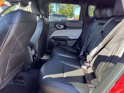 Used 2024 Jeep Compass Limited image 13