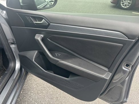 Used 2024 Volkswagen Jetta SE image 27