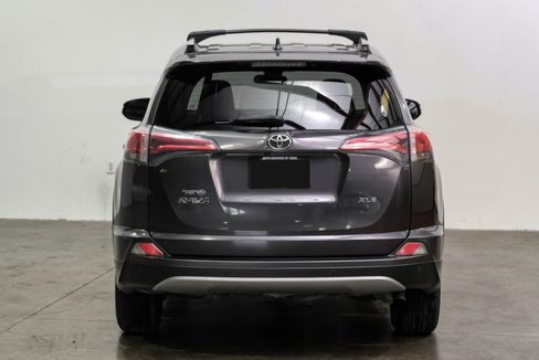 Used 2018 Toyota RAV4 XLE image 14