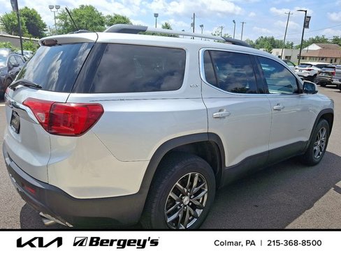 Used 2017 GMC Acadia SLT image 4