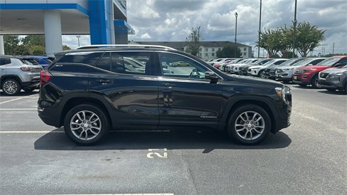 Used 2024 GMC Terrain SLT image 8