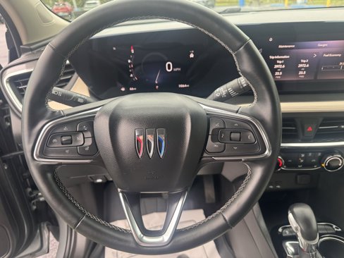 Used 2024 Buick Encore GX Preferred w/ Comfort Package image 2