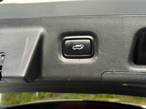 Used 2022 Hyundai Santa Fe SEL Premium image 12