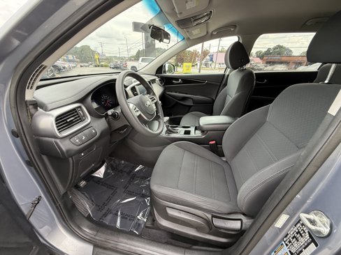Used 2020 Kia Sorento LX image 16