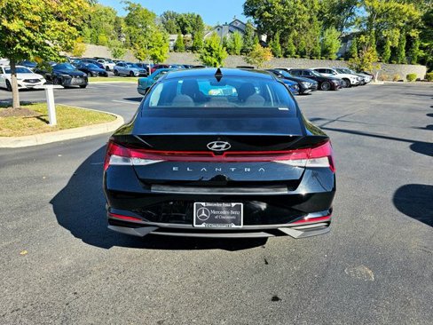 Used 2023 Hyundai Elantra SEL w/ Convenience Package image 9
