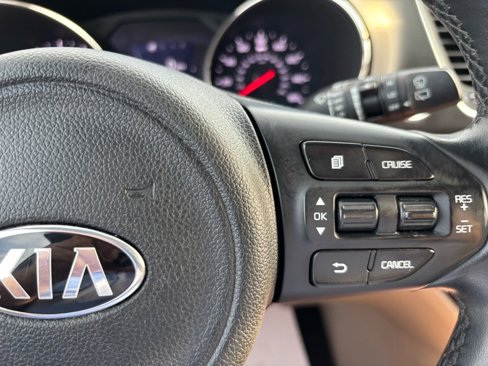 Used 2017 Kia Sedona LX w/ LX Essentials Premium Package image 29