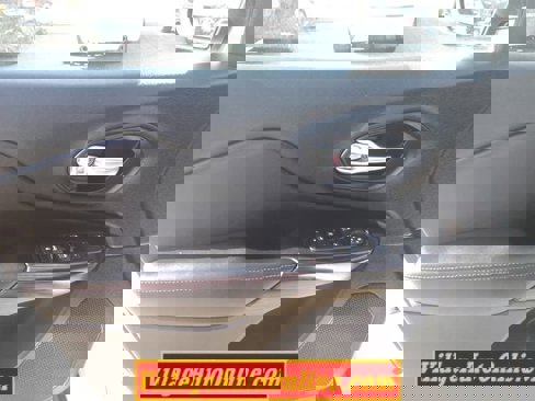 Used 2015 Jeep Cherokee Trailhawk w/ Comfort/Convenience Group image 21