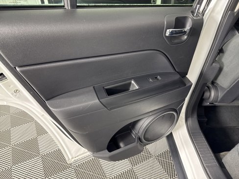 Used 2016 Jeep Compass Sport w/ Power Value Group image 26