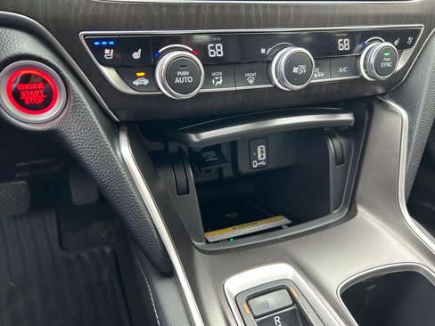 Used 2018 Honda Accord Touring image 34