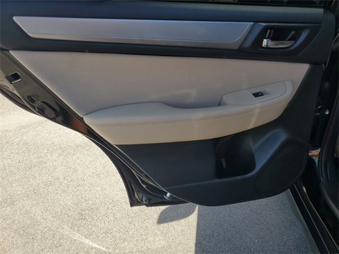 Used 2017 Subaru Outback 2.5i Premium image 25