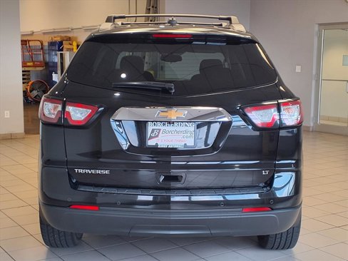 Used 2017 Chevrolet Traverse LT w/ Style and Technology Package image 5