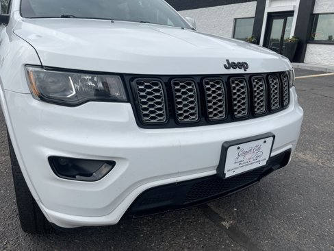 Used 2018 Jeep Grand Cherokee Altitude image 13