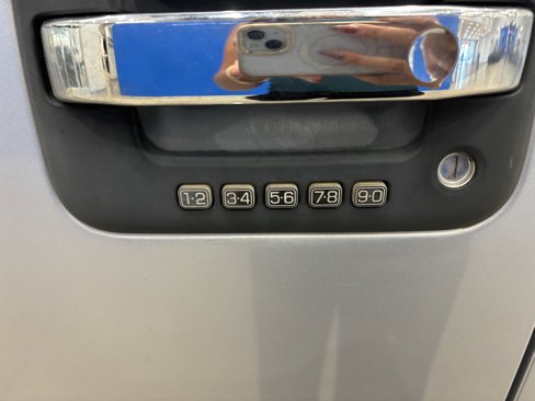 Used 2012 Ford F150 XLT w/ XLT Chrome Pkg image 9