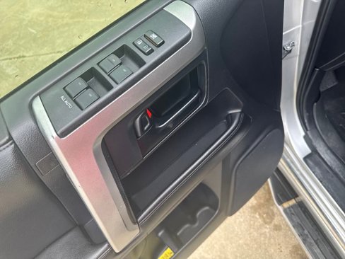 Used 2013 Toyota 4Runner SR5 image 12