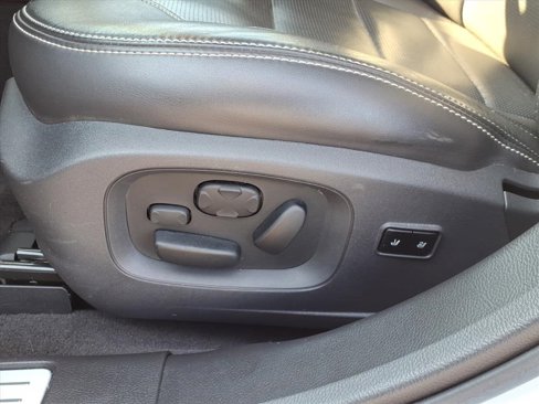 Used 2010 Ford Taurus Limited image 6