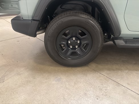 Used 2023 Jeep Wrangler Sport image 19