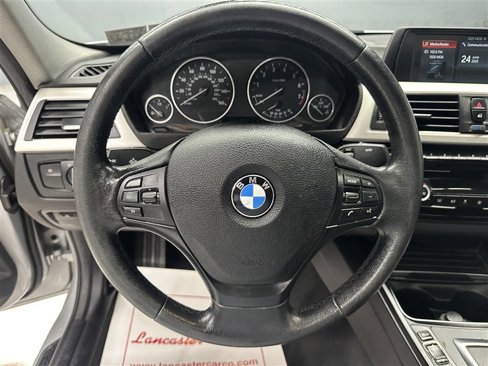Used 2018 BMW 320i xDrive Sedan w/ Convenience Package image 21