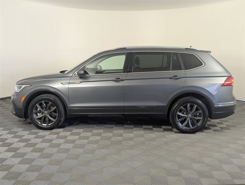 Used 2022 Volkswagen Tiguan SE image 4