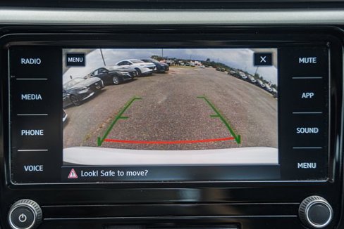 Used 2020 Volkswagen Passat 2.0T SE image 2