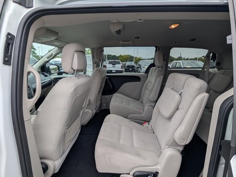 Used 2016 Dodge Grand Caravan SE w/ Quick Order Package 29E SE image 14
