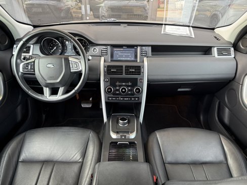 Used 2018 Land Rover Discovery Sport HSE image 12