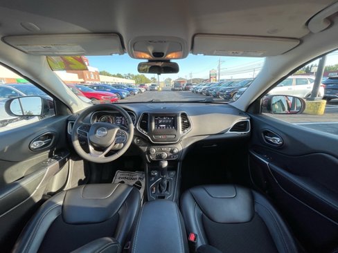 Used 2020 Jeep Cherokee Latitude Plus image 9