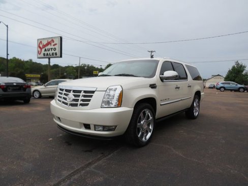Used 2011 Cadillac Escalade ESV Premium image 3
