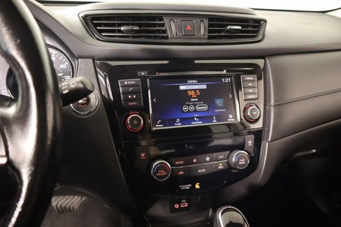 Used 2020 Nissan Rogue SV image 5